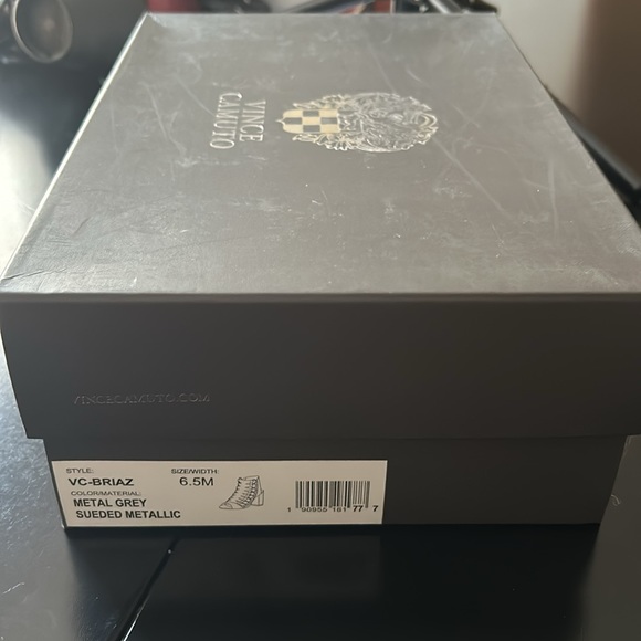 Vince Camuto - Picture 3 of 4